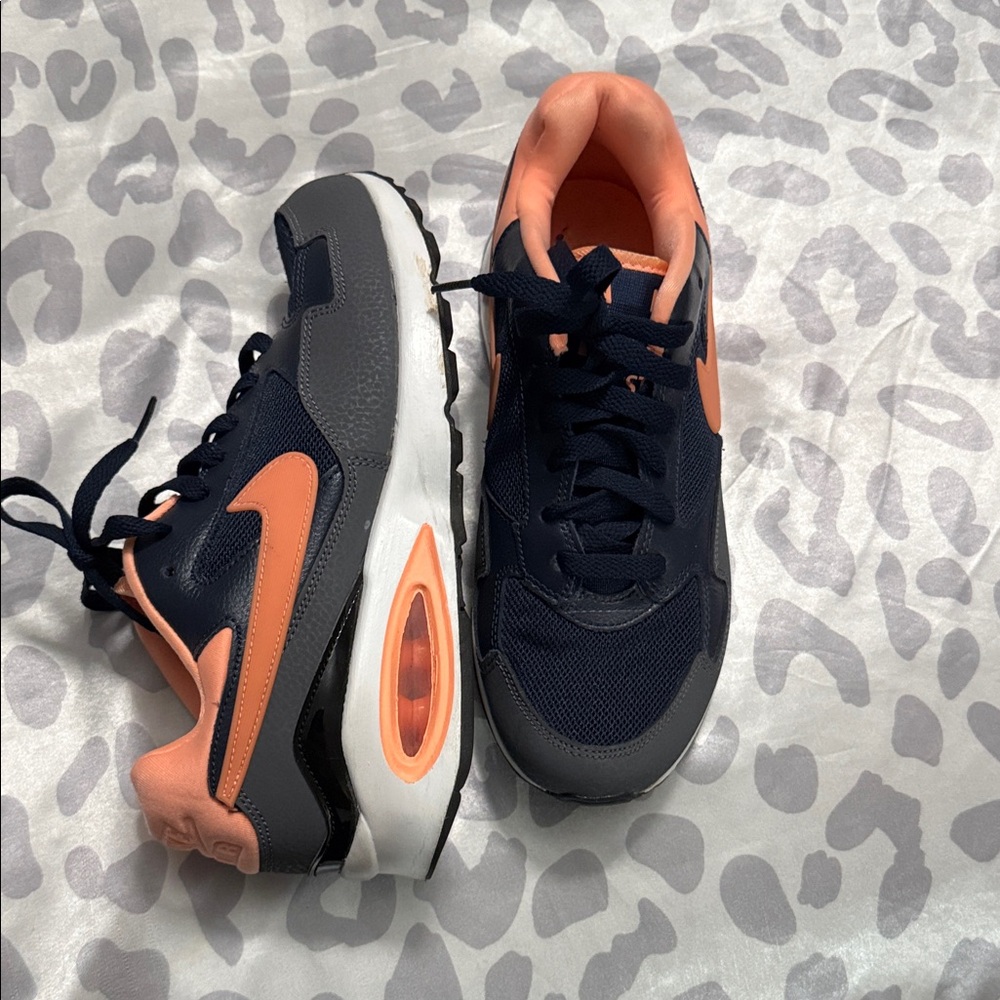 Size 7.5Y- Nike Kids Sneakers Navy and Peach